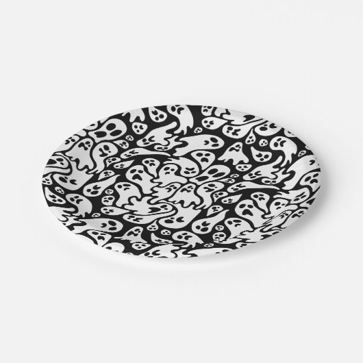 Schwarz-Weiß-Ghost-Muster Pappteller (Schrägansicht)