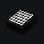 Schwarz-Weiß Gingham-Muster Geschenkbox<br><div class="desc">Schwarze, weiße und graue Quadrate bilden einen fett kontrollierten karierten. Das schwarz-weiße Gingham-Muster wurde von Grund auf erstellt. Das Weiß ist transparent, sodass Sie es ändern können, wenn Sie möchten. Klicken Sie einfach auf den Knopf "Anpassen" und wählen Sie dann in der Sidebar die Option "Printed Background Color" aus. Wenn...</div>