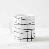 Schwarz-Weiß-Gitternetzlinien Kaffeetasse (Vorderseite Links)