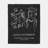 Schwarz-weiß glaubte sie, Abschluss zu haben Fleecedecke (Vorderseite)