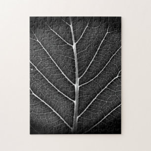 Schwarz-weiß glühendes Blatt Nahaufnahme Puzzle