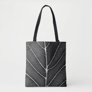 Schwarz-weiß glühendes Blatt Nahaufnahme Tasche