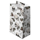 Schwarz-Weiß-Gothic-Skulls und Rose Halloween Kleine Geschenktüte (Vorderseite Schrägansicht)