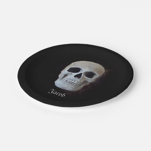 Schwarz-Weiß-Gotik-Design Pappteller (Schrägansicht)