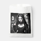 Schwarz-Weiß-Gotik-Girl Halloween Geschenktütchen (Vorderseite)