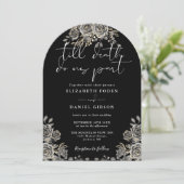 Schwarz-Weiß-Gotik-Rose-Blumenarsch-Hochzeit Einladung (Stehend Vorderseite)