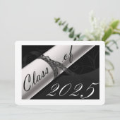 Schwarz-Weiß-Graduierungspartei Einladung (Stehend Vorderseite)