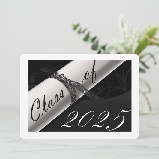 Schwarz-Weiß-Graduierungspartei Einladung (Stehend Vorderseite)