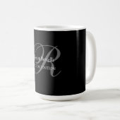 Schwarz-weiß Grau Monogram Minimalistisch modern Kaffeetasse (VorderseiteRechts)