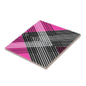 Schwarz-Weiß-Graustreifen auf einem Streifen Fliese (Seite)