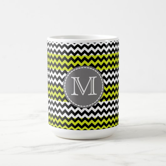 Schwarz-weiß Green Zickzack Zigzag Monogram Kaffeetasse (Mittel)