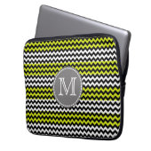Schwarz-weiß Green Zickzack Zigzag Monogram Laptopschutzhülle (Vorderseite Links)