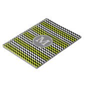 Schwarz-weiß Green Zickzack Zigzag Monogram Notizblock (Linke Seite)