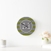 Schwarz-weiß Green Zickzack Zigzag Monogram Runde Wanduhr (Zuhause)