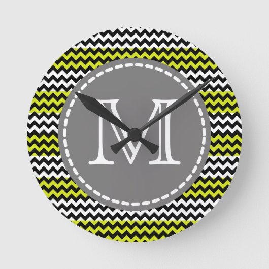 Schwarz-weiß Green Zickzack Zigzag Monogram Runde Wanduhr (Vorderseite)