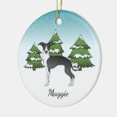 Schwarz-Weiß-Greyhound im Winterwald Keramik Ornament (Links)