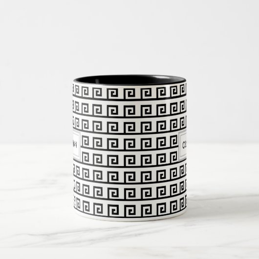 Schwarz-Weiß-Griechisches Geometrismuster Zweifarbige Tasse (Mittel)