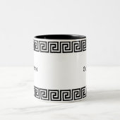 Schwarz-Weiß-Griechisches Muster Personalisiert Zweifarbige Tasse (Mittel)
