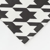 Schwarz-Weiß-Hahnentrittmuster-Fleece Fleecedecke (Ecke)