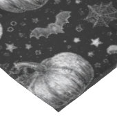Schwarz-Weiß-Halloween-Kürbis, Bat, Spiderweb Tischdecke (Schrägansicht)