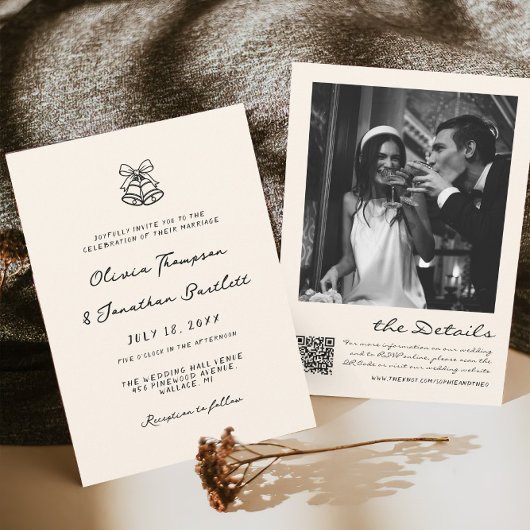 Schwarz-Weiß-Hand-Drawn-Quirky-Hochzeit Einladung