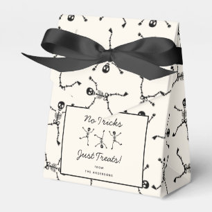 Schwarz-weiß handgezeichnetes Skelett Halloween Geschenkschachtel