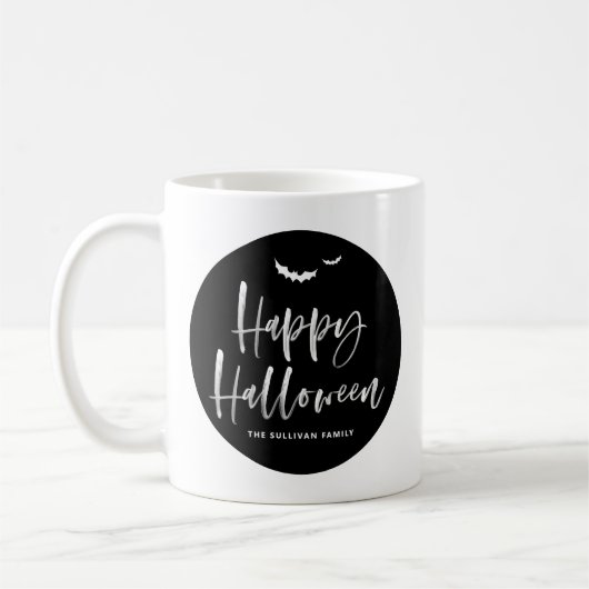 Schwarz-Weiß-Happy Halloween Brush Lettering Kaffeetasse (Links)