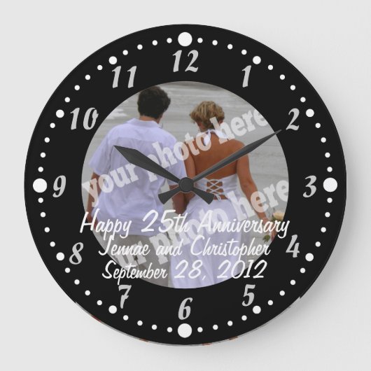 Schwarz-Weiß-Happy-Jubiläum Foto Wall Clock Große Wanduhr (Vorderseite)