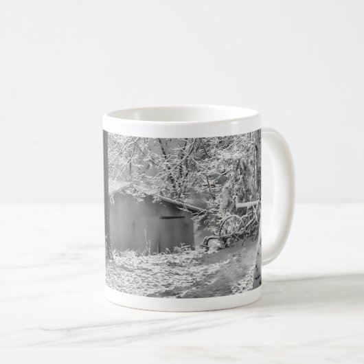 Schwarz-Weiß-Hintergrundbeleuchtung Kaffeetasse (VorderseiteRechts)