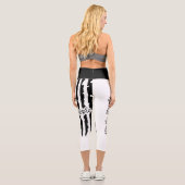 Schwarz-Weiß-Hochgebäck Wir Menschen Capri Leggings (Rückseite)