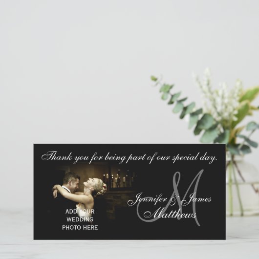 Schwarz-Weiß-Hochzeit Danke Monogram Card (Stehend Vorderseite)