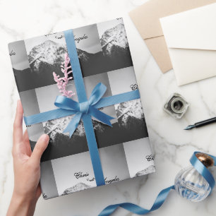 Schwarz-Weiß-Hochzeit unter den Bergen Geschenkpapier