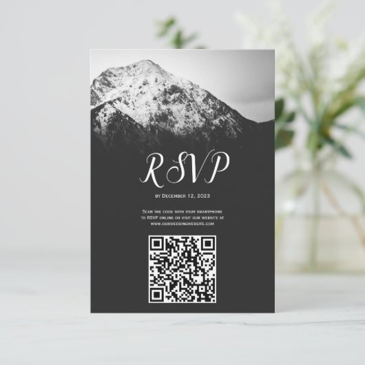 Schwarz-Weiß-Hochzeit unter den Bergen RSVP Karte (Stehend Vorderseite)
