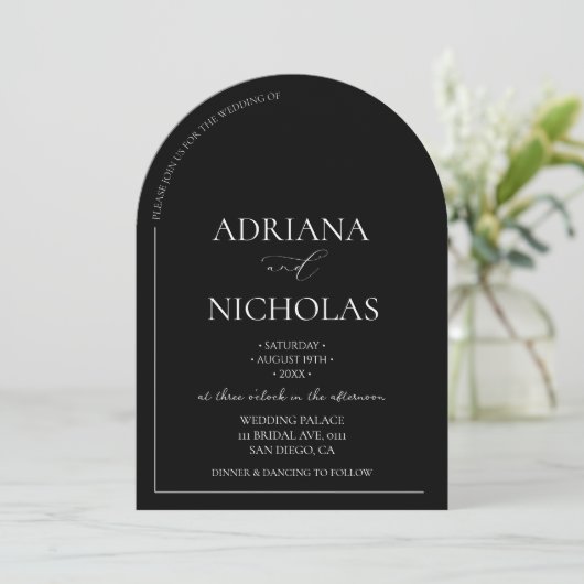 Schwarz-Weiß-Hochzeitsbogen-Foto Einladung (Stehend Vorderseite)