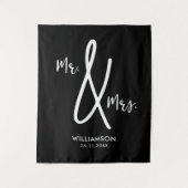 Schwarz-Weiß-Hochzeitshintergrund Mr. & Mrs Custom Wandteppich (Vorderseite)
