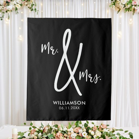 Schwarz-Weiß-Hochzeitshintergrund Mr. & Mrs Custom Wandteppich