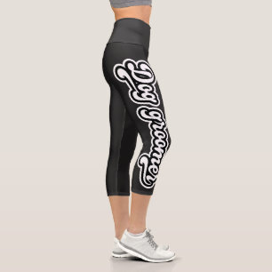 Schwarz-Weiß-Hund Groomer Fett Typografie Capri Leggings