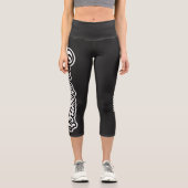 Schwarz-Weiß-Hund Groomer Fett Typografie Capri Leggings (Vorderseite)