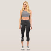 Schwarz-Weiß-Hund Groomer Fett Typografie Capri Leggings (Vorderseite)