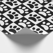 Schwarz-Weiß-Hundebahnen auf den Plätzen Geschenkpapier (Ecke)