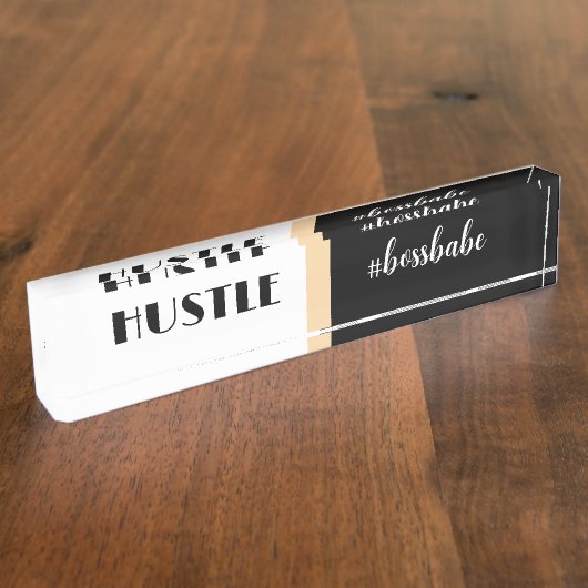 Schwarz-weiß Hustle Boss Babe Namensplakette (Seite)
