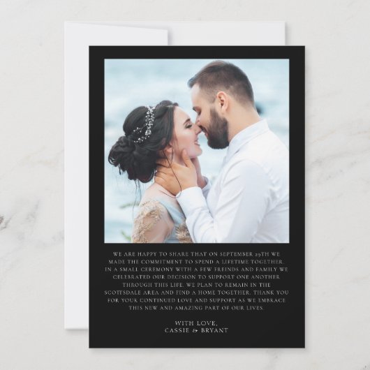 Schwarz-Weiß Just Married Elegantes Hochzeitsfest Ankündigung (Rückseite)