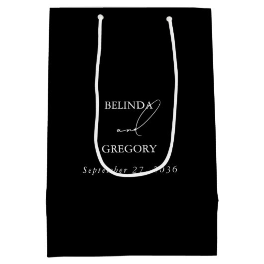Schwarz-Weiß-Kalligrafie-Signatur-Skript-Hochzeit Mittlere Geschenktüte (Rückseite)