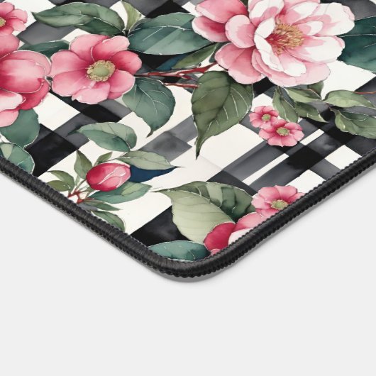 Schwarz-Weiß-Kariert mit grün-rosa Kamelien Schreibtischunterlage (Ecke)