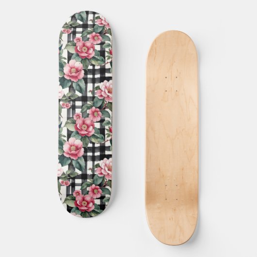 Schwarz-Weiß-Kariert mit grün-rosa Kamelien Skateboard (Vorderseite)