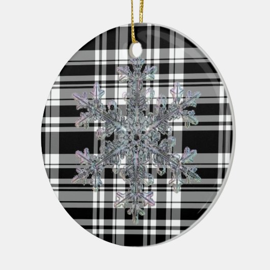 Schwarz-Weiß-Kariert mit Schneeflocken Keramik Ornament (Links)