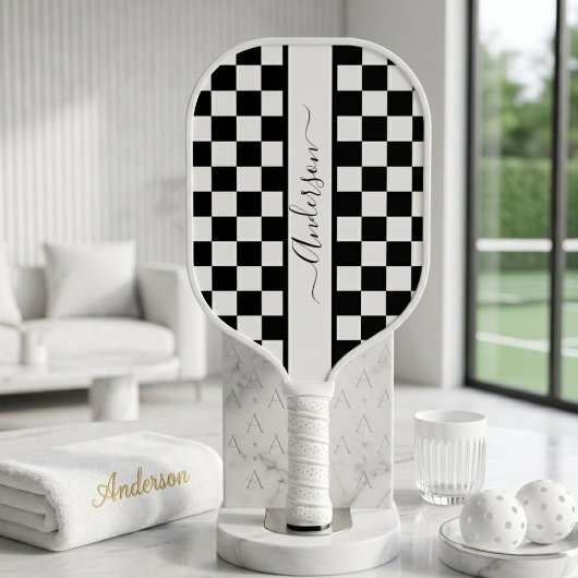 Schwarz + Weiß kariert monogrammiertes Muster Pickleball Schläger