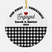 Schwarz/Weiß Kariert Unser erstes Weihnachtsfest V Keramik Ornament (Vorne)