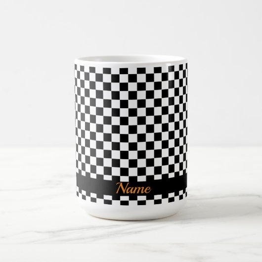 Schwarz-weiß karierter Teebecher mit Namen Kaffeetasse (Mittel)