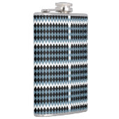 schwarz-weiß kariertes Muster mit weißem b Flachmann (Rechts)